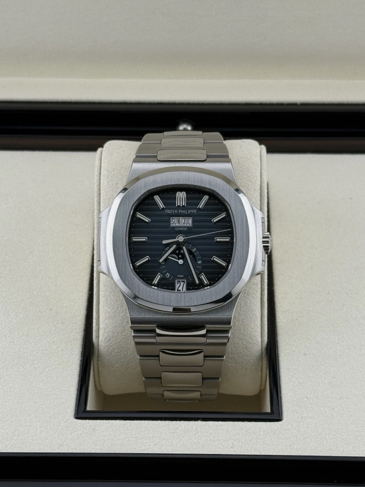 Big Hitters Watch Hunt £300,000 Instant Win