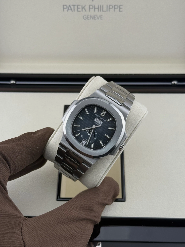 Big Hitters Watch Hunt £300,000 Instant Win